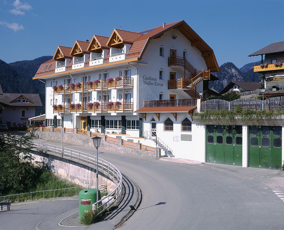 Gasthaus Zum Weissen Kreuz Lazfons エクステリア 写真