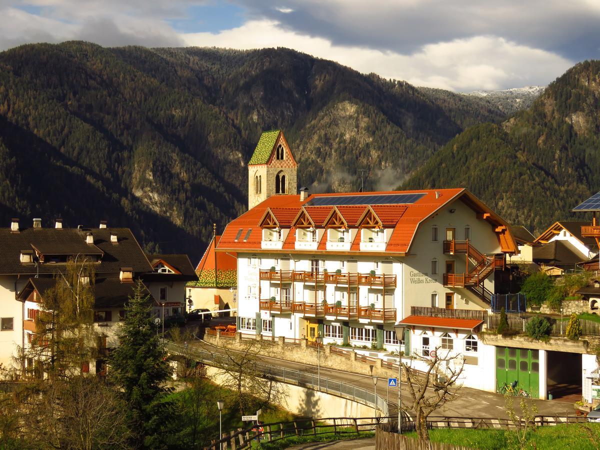 Gasthaus Zum Weissen Kreuz Lazfons エクステリア 写真