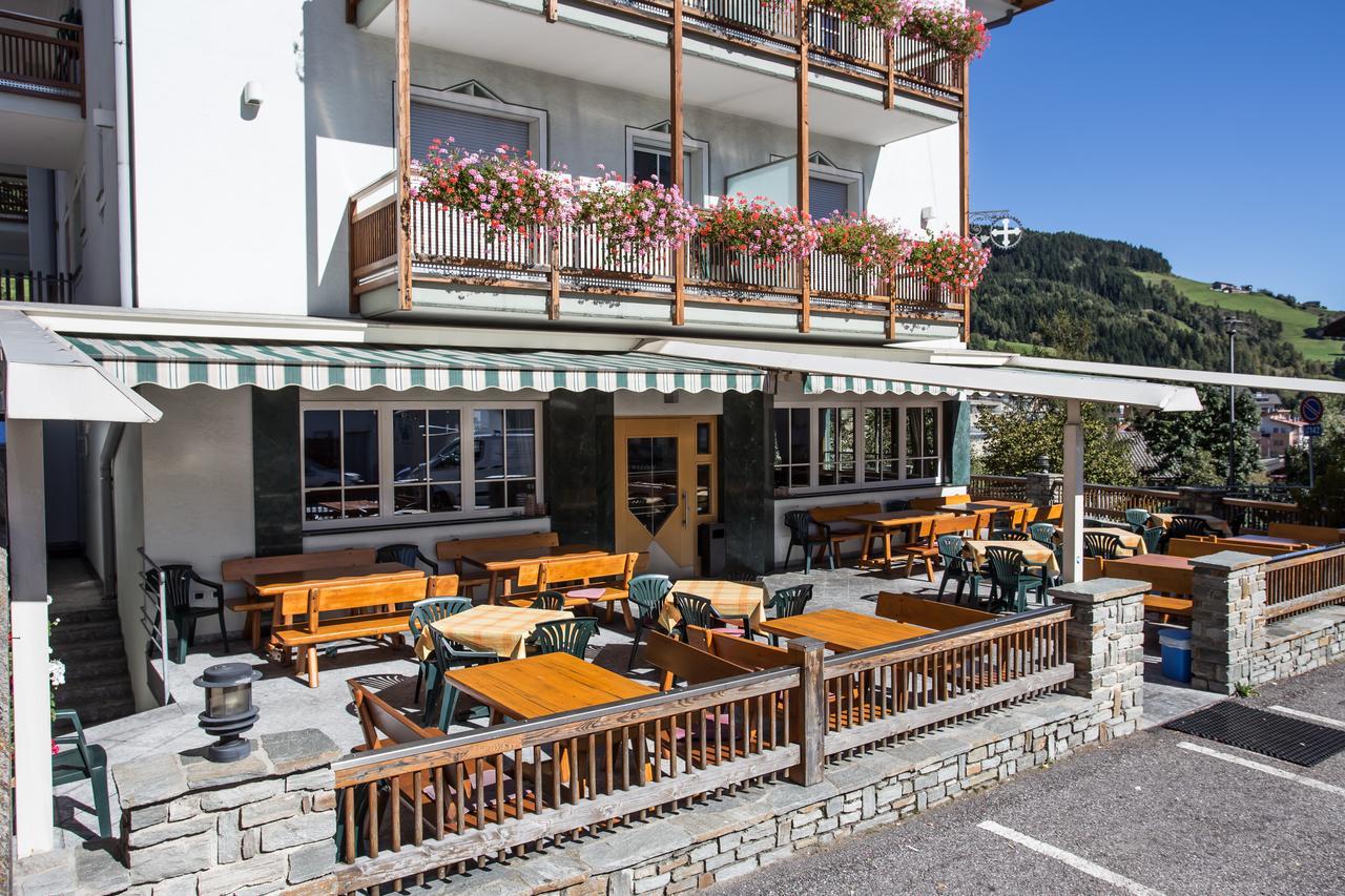 Gasthaus Zum Weissen Kreuz Lazfons エクステリア 写真